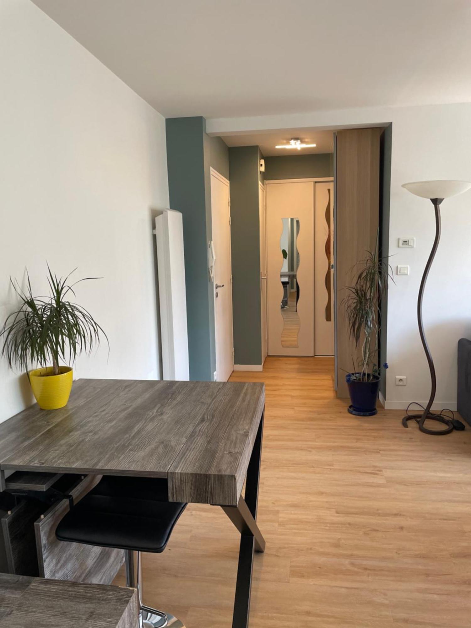 Appart Spacieux 6 Pers Proche Centre Ville Et Gare Laval - Parking Prive Securise Exterior foto