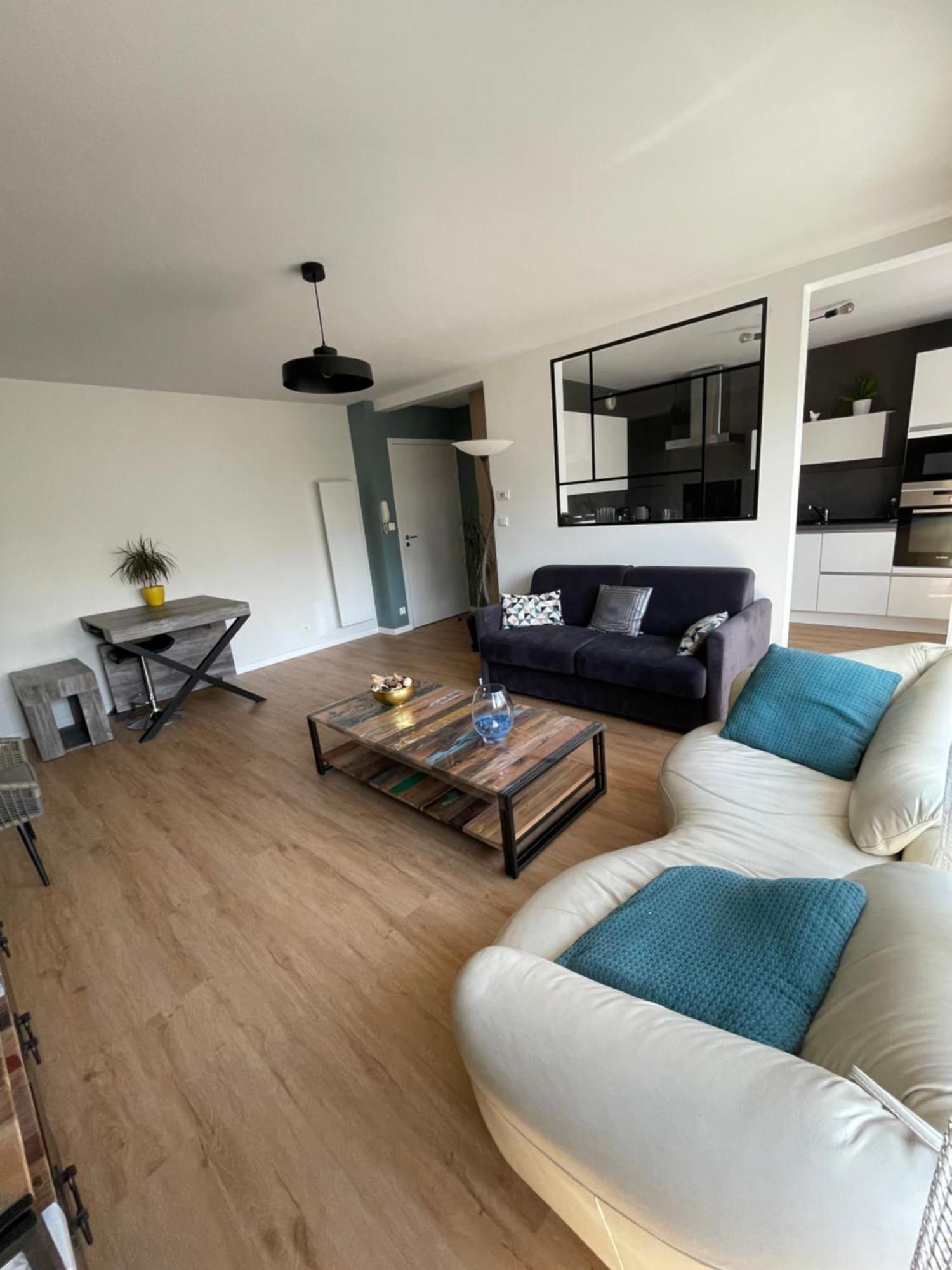 Appart Spacieux 6 Pers Proche Centre Ville Et Gare Laval - Parking Prive Securise Exterior foto